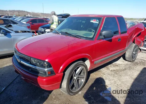 2001 Chevrolet S-10 Ls z USA, uszkodzony, nr VIN 1GCCS195218180807